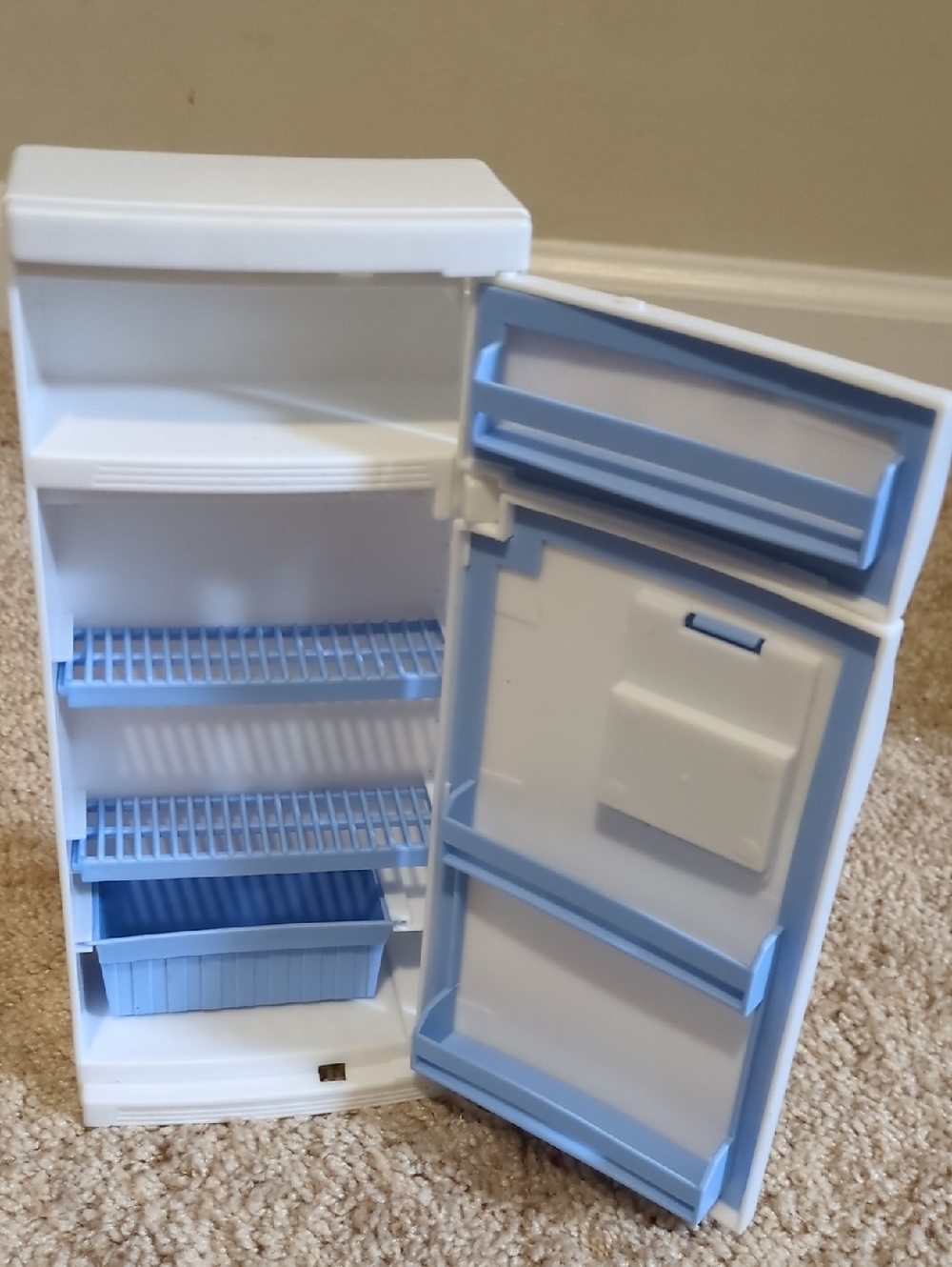 Vintage Barbie Refrigerator - Picture 2 of 3